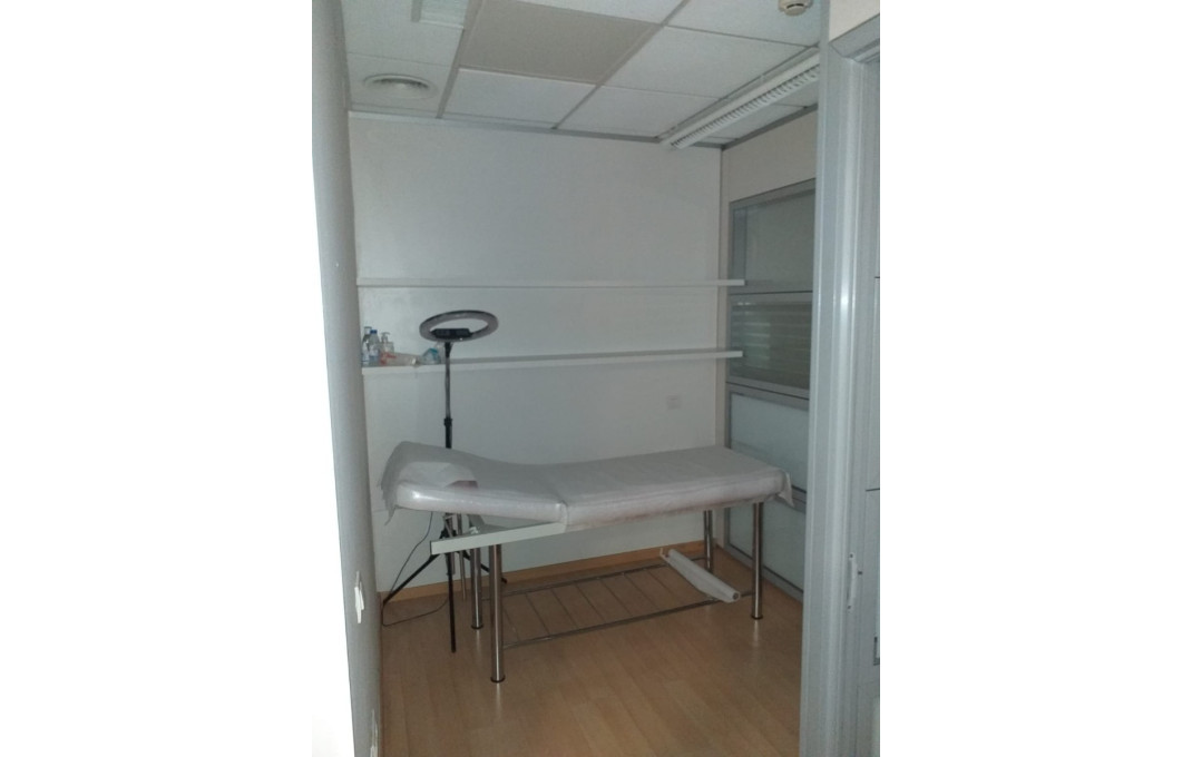 Alquiler - Local comercial -
Barcelona - Gràcia