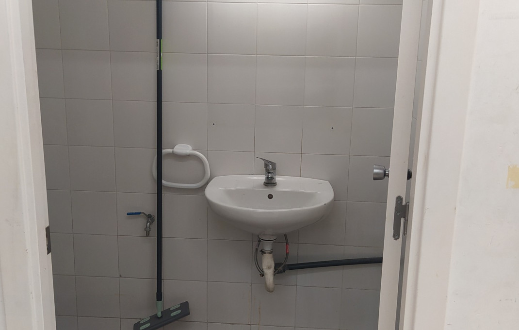 Alquiler - Local comercial -
Barcelona - Gràcia