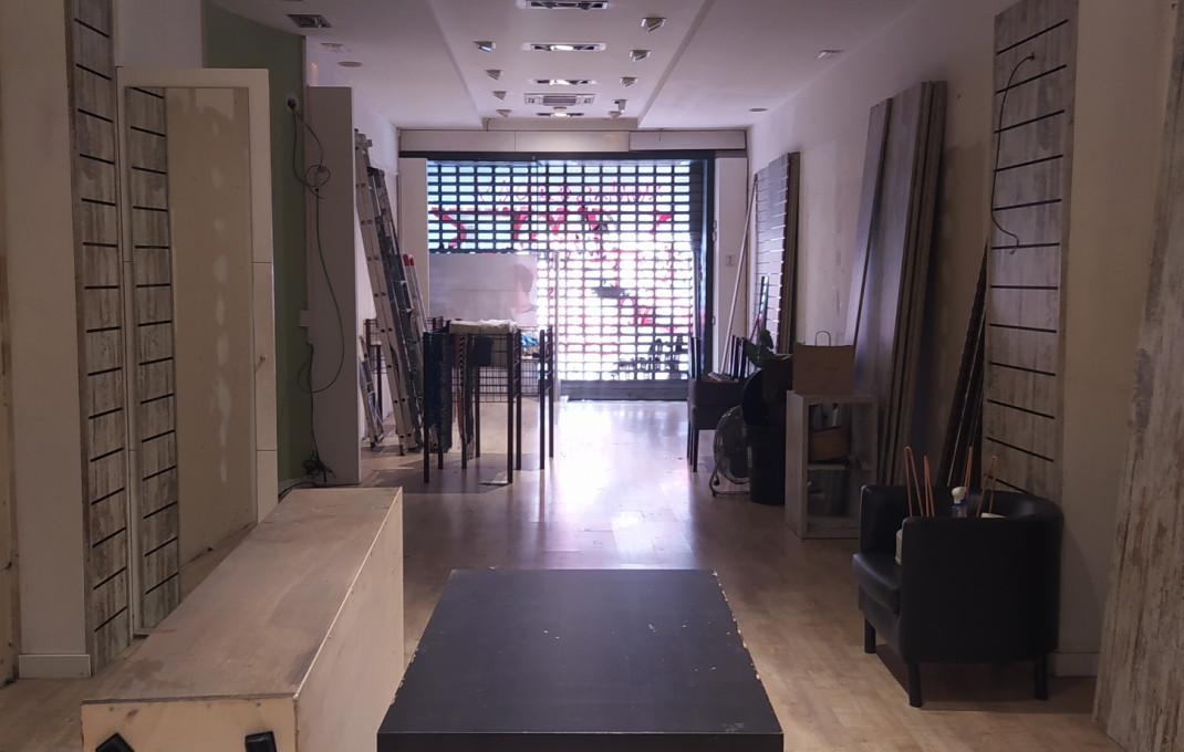 Alquiler - Local comercial -
Barcelona - Gràcia