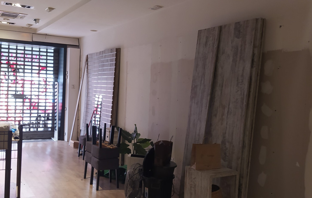 Alquiler - Local comercial -
Barcelona - Gràcia
