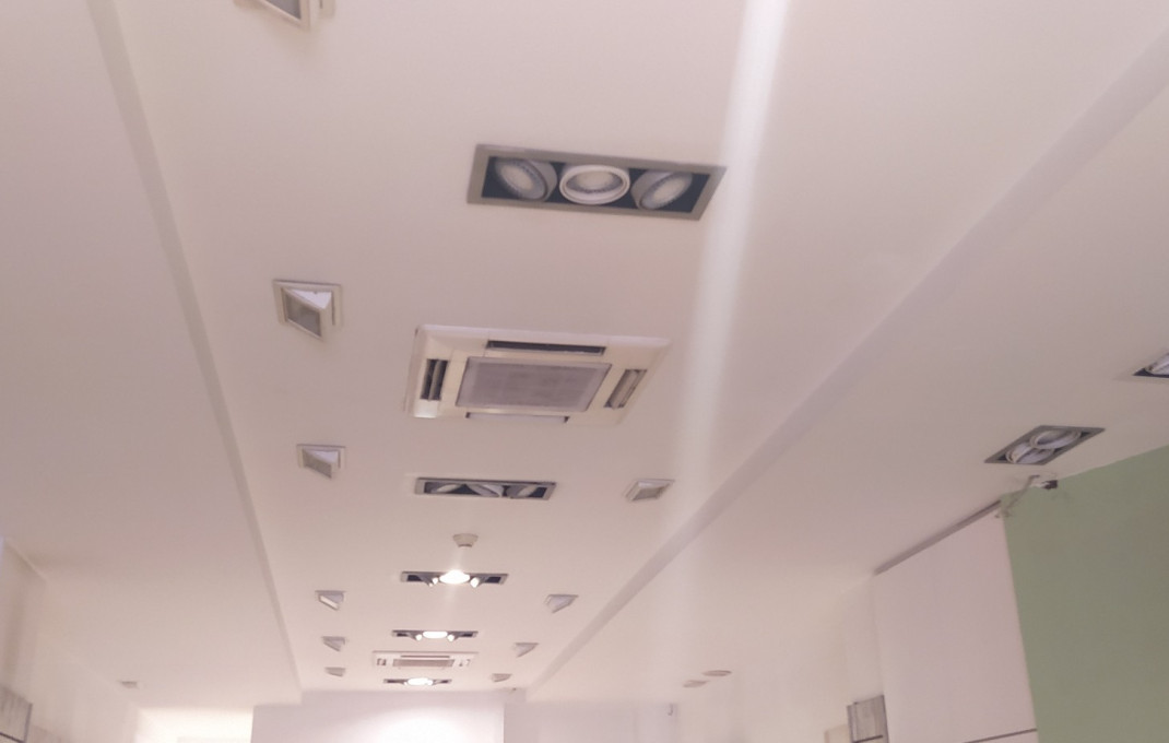 Alquiler - Local comercial -
Barcelona - Gràcia