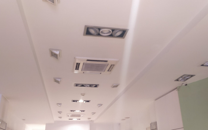 Alquiler - Local comercial -
Barcelona - Gràcia