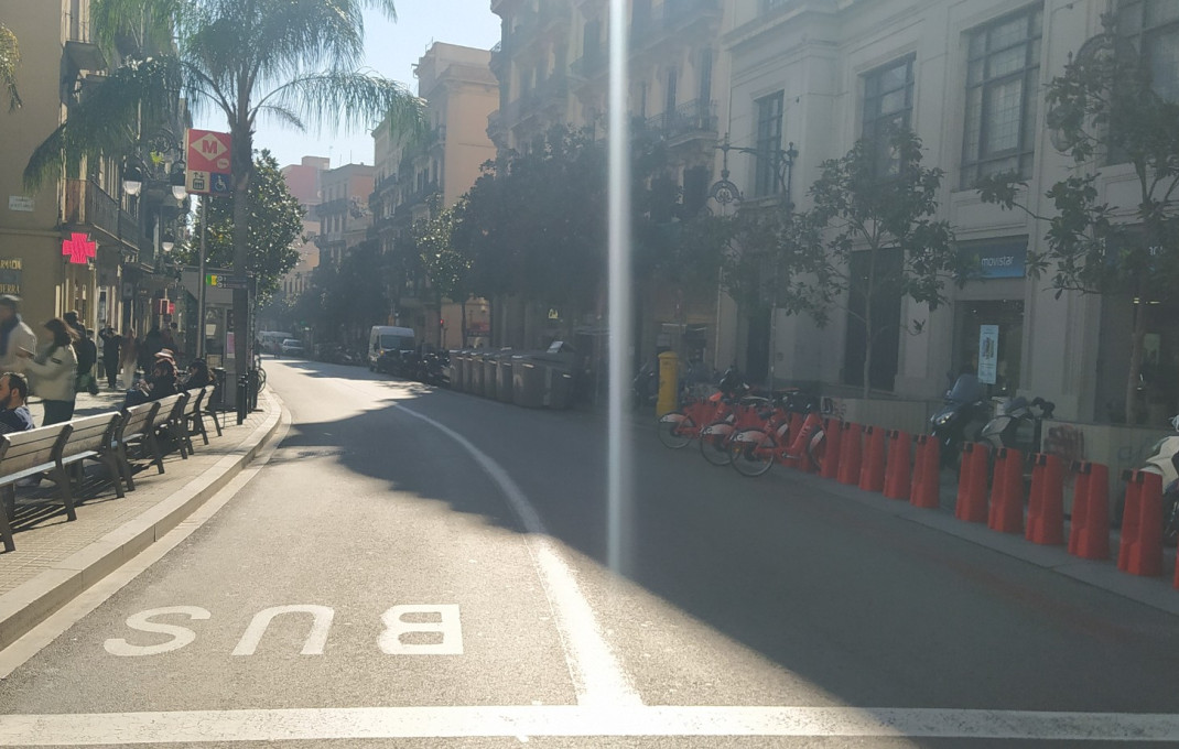 Alquiler - Local comercial -
Barcelona - Gràcia