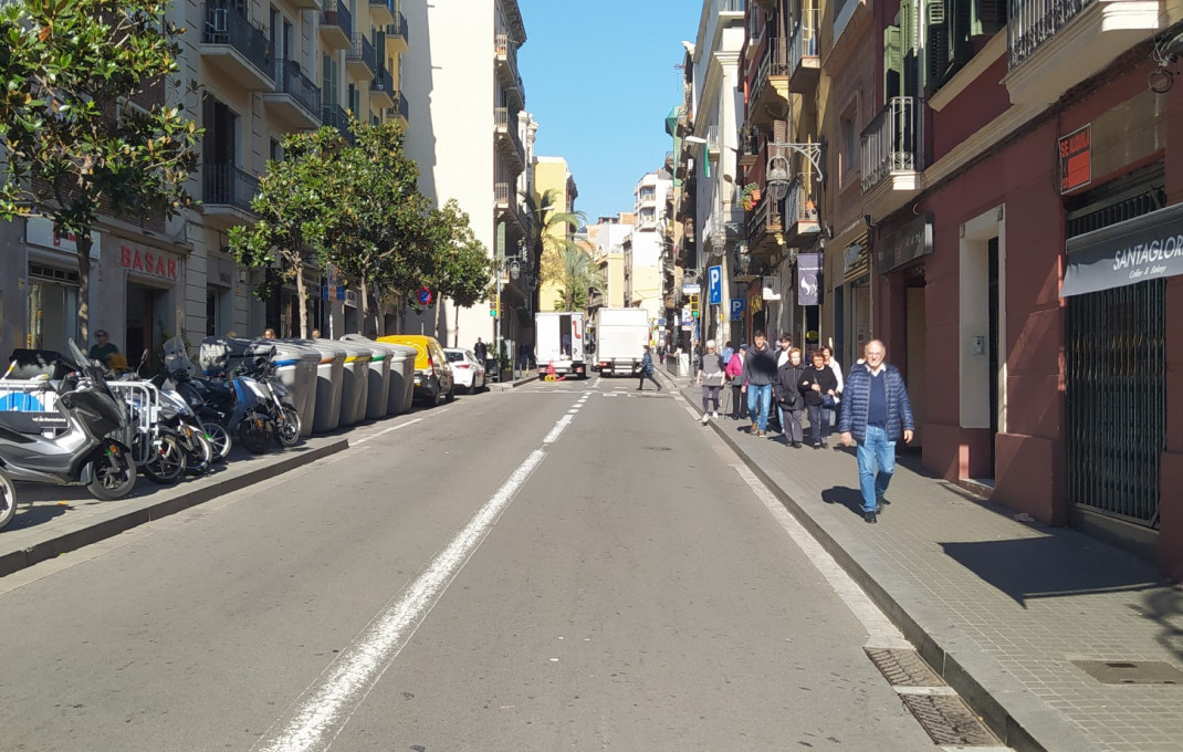 Alquiler - Local comercial -
Barcelona - Gràcia