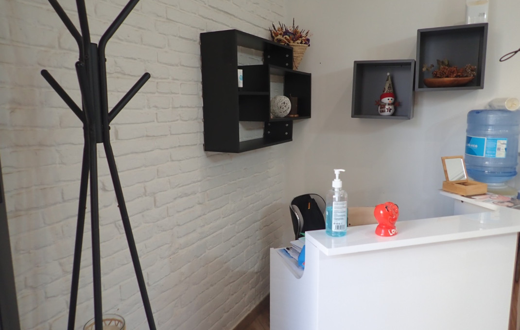 Traspaso - Peluquerias y Estetica -
Barcelona - Eixample Derecho