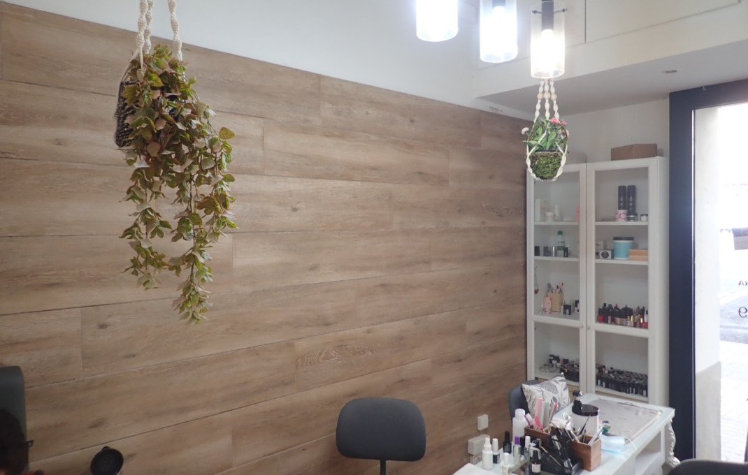 Traspaso - Peluquerias y Estetica -
Barcelona - Eixample Derecho