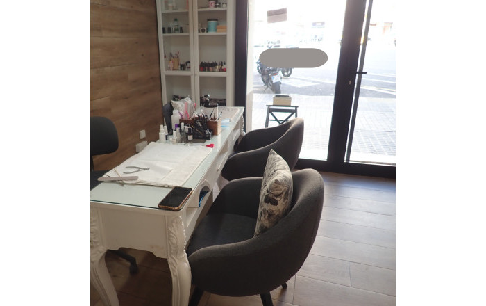 Traspaso - Peluquerias y Estetica -
Barcelona - Eixample Derecho