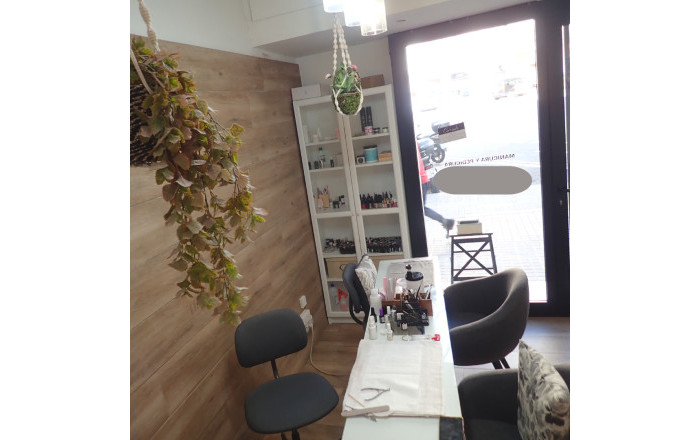 Traspaso - Peluquerias y Estetica -
Barcelona - Eixample Derecho