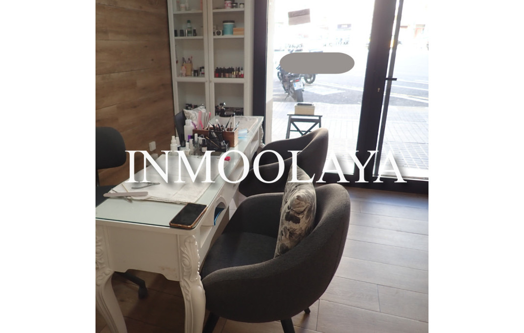 Traspaso - Peluquerias y Estetica -
Barcelona - Eixample Derecho