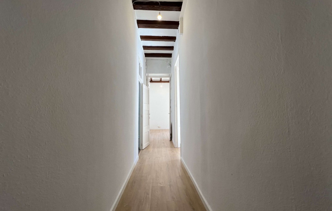 Venta en rentabilidad - Piso -
Barcelona - Gràcia