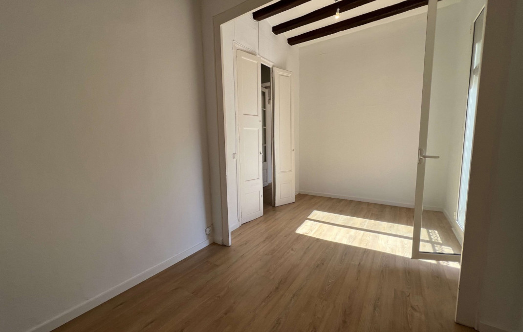 Venta en rentabilidad - Piso -
Barcelona - Gràcia