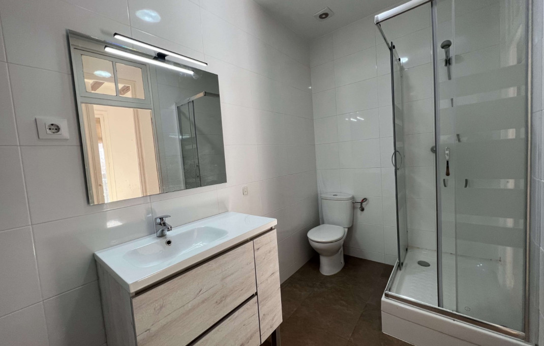 Venta en rentabilidad - Piso -
Barcelona - Gràcia