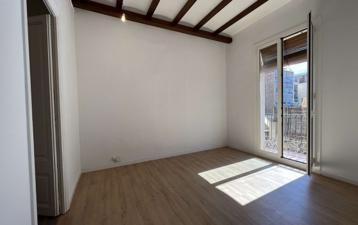Venta en rentabilidad - Piso -
Barcelona - Gràcia