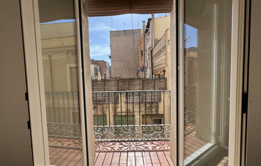 Venta en rentabilidad - Piso -
Barcelona - Gràcia