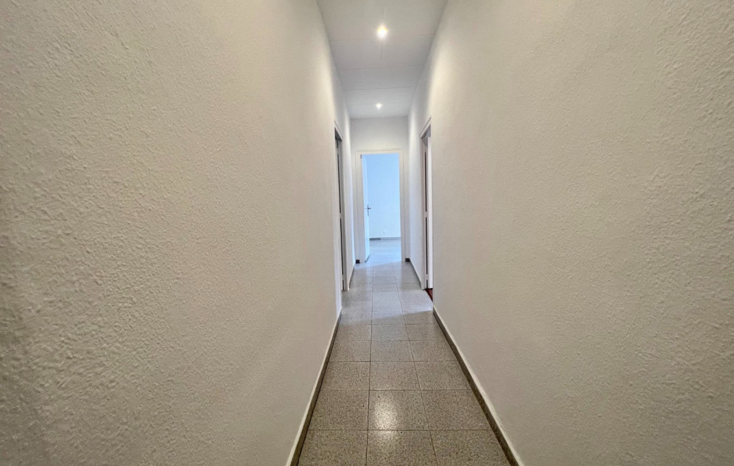 Venta en rentabilidad - Piso -
Barcelona - Gràcia