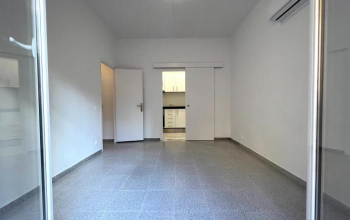 Venta en rentabilidad - Piso -
Barcelona - Gràcia