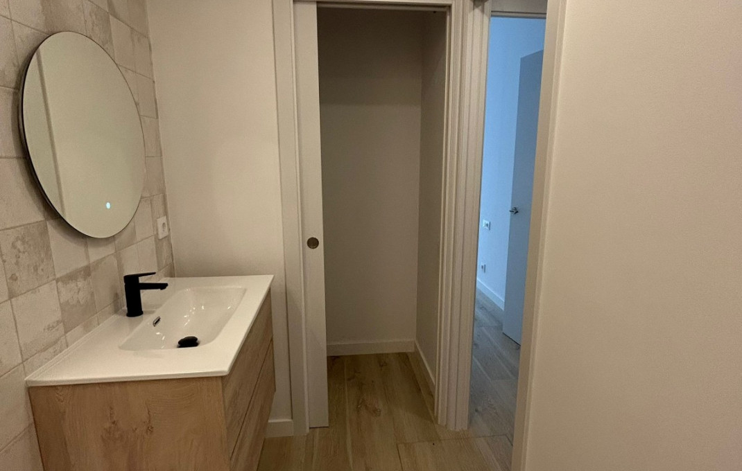 Venta - Local comercial -
Barcelona - Guinardo