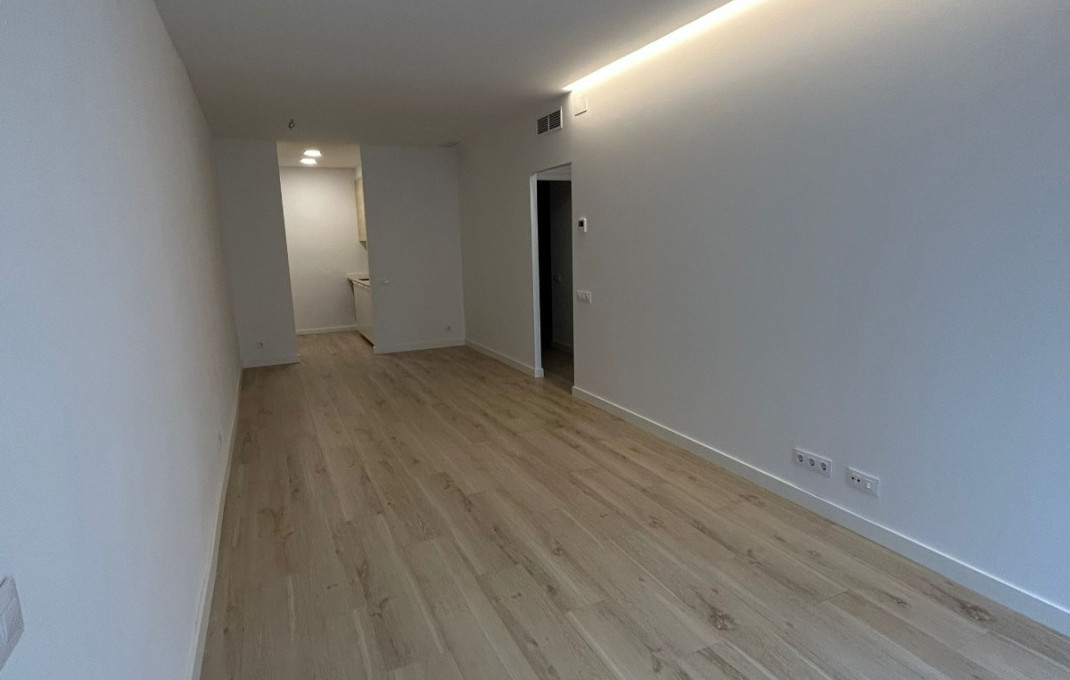 Venta - Local comercial -
Barcelona - Guinardo