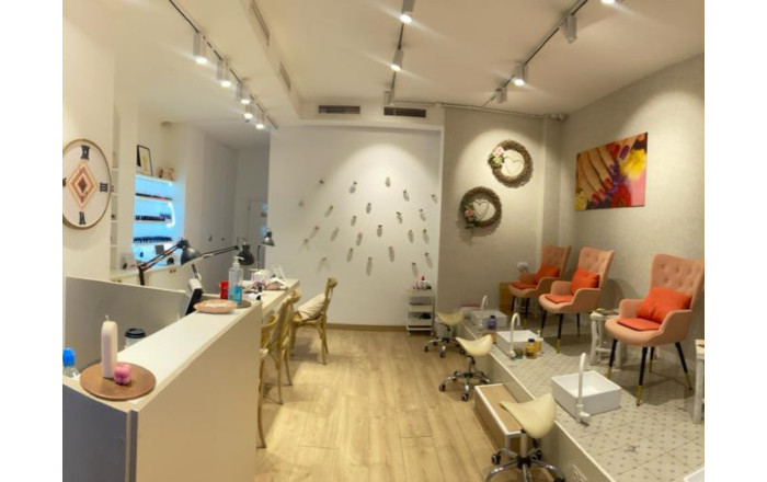 Traspaso - Peluquerias y Estetica -
Barcelona - Les corts
