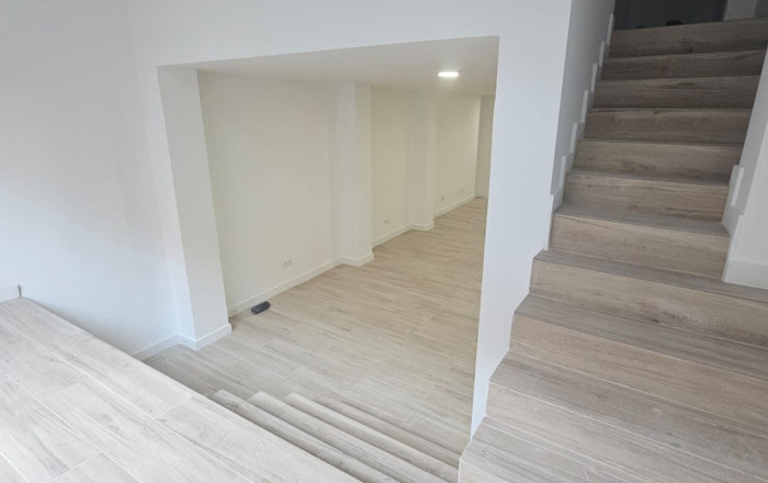 Venta - Local comercial -
L'Hospitalet de Llobregat - Pubilla Casas