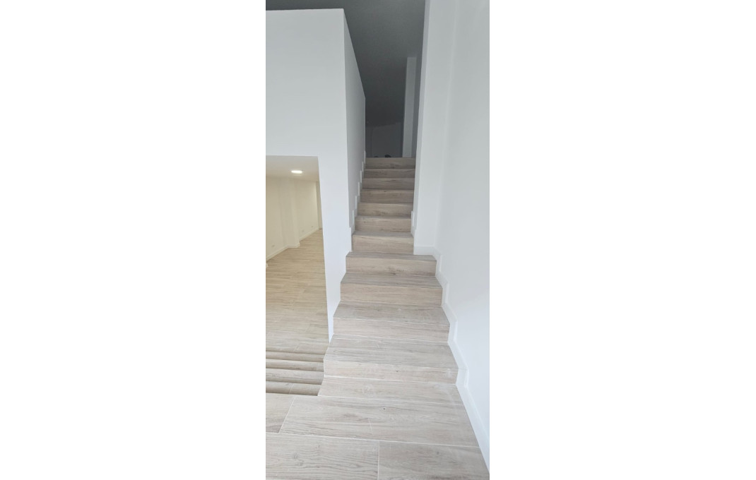 Venta - Local comercial -
L'Hospitalet de Llobregat - Pubilla Casas