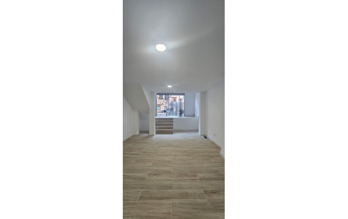 Venta - Local comercial -
L'Hospitalet de Llobregat - Pubilla Casas