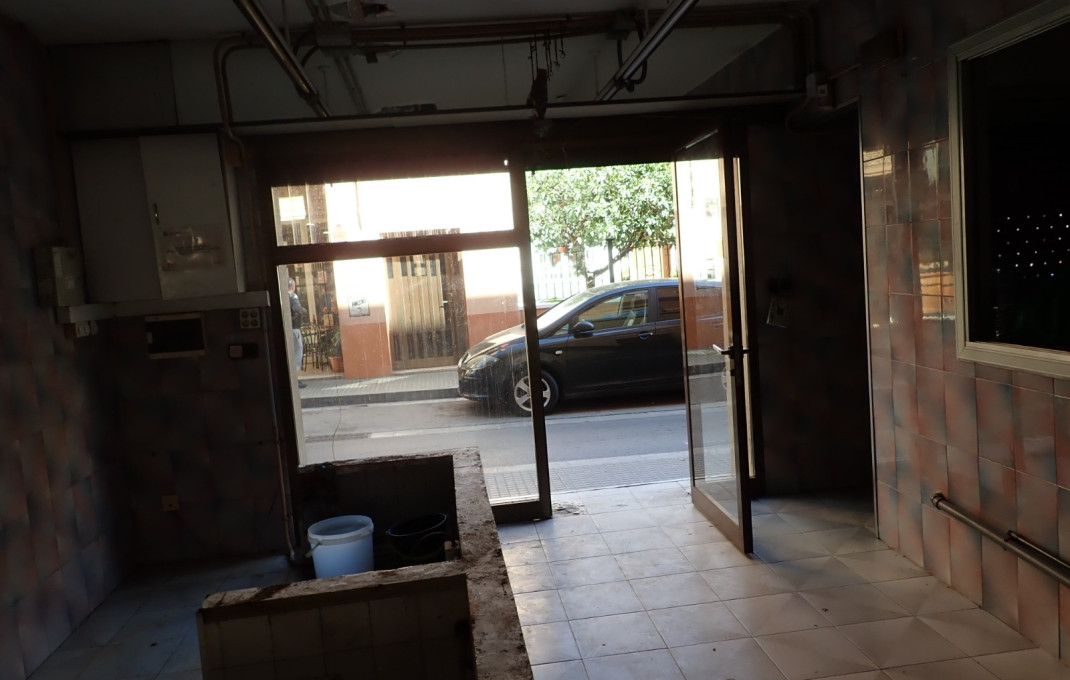 Venta - Local comercial -
Viladecans
