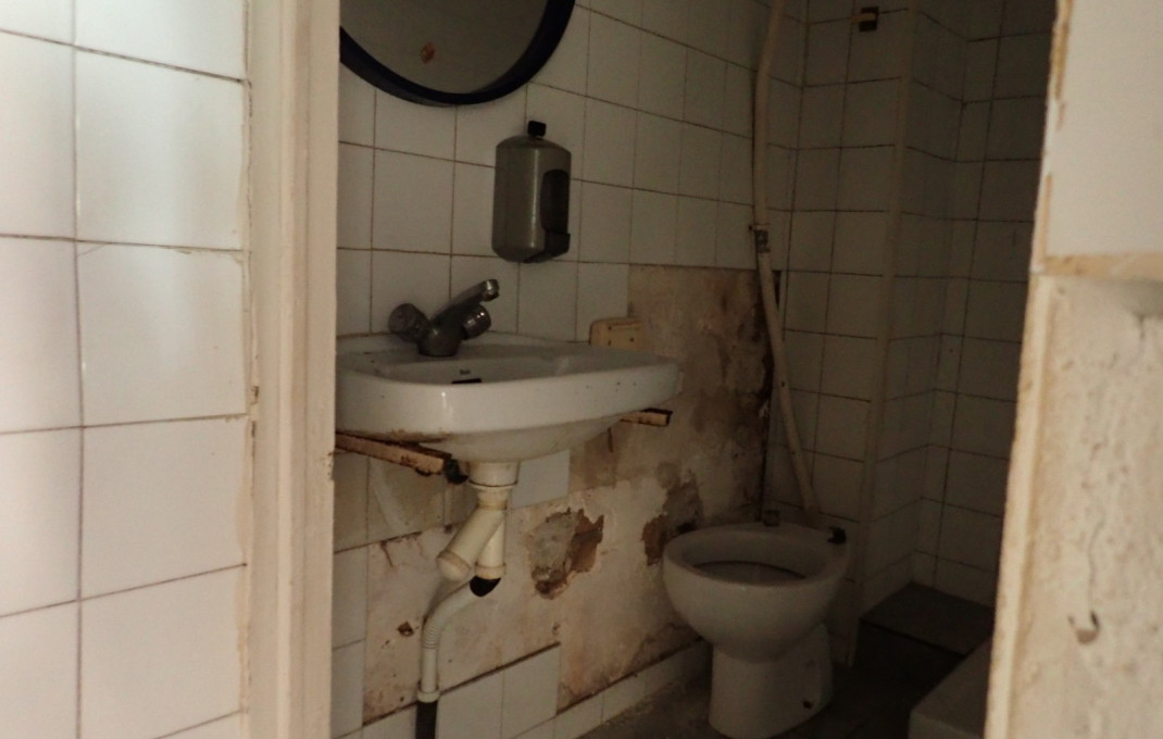 Venta - Local comercial -
Viladecans