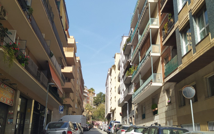 Rental - Local comercial -
Barcelona - Sant Gervaci