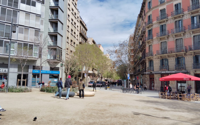 Sale - Local comercial -
Barcelona - Eixample Derecho