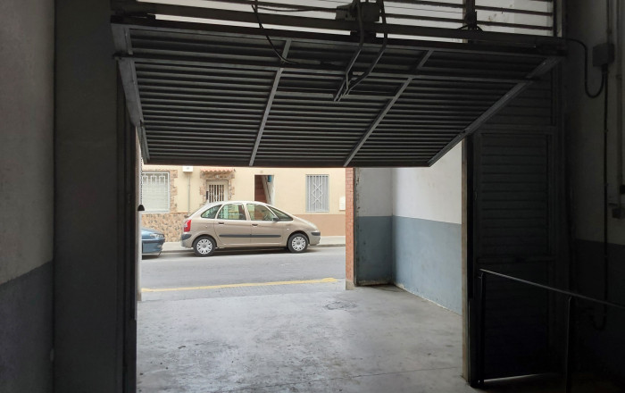 Sale - Local comercial -
Montcada i Reixac