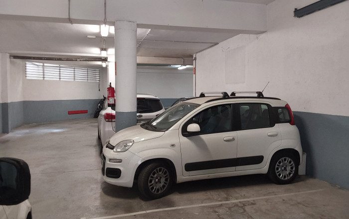 Sale - Local comercial -
Montcada i Reixac