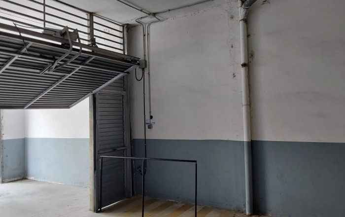 Sale - Local comercial -
Montcada i Reixac