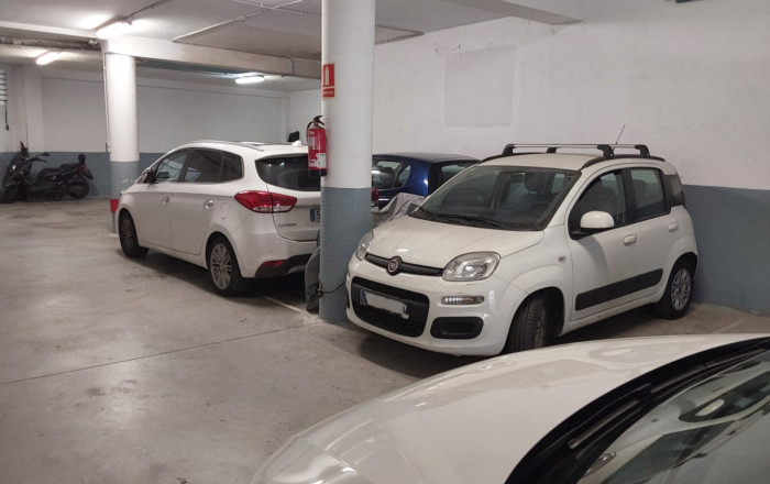 Sale - Local comercial -
Montcada i Reixac