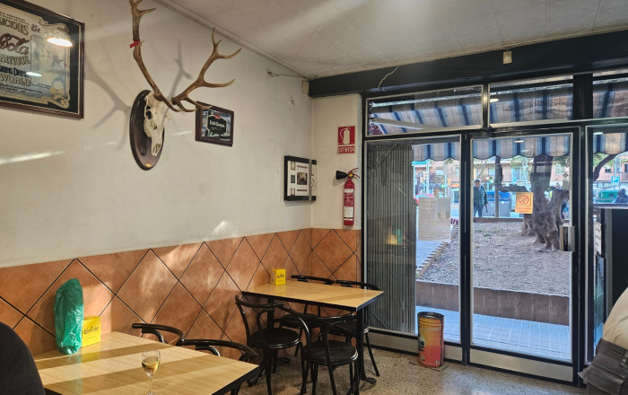 Revente - Local comercial -
Barcelona - Poblenou