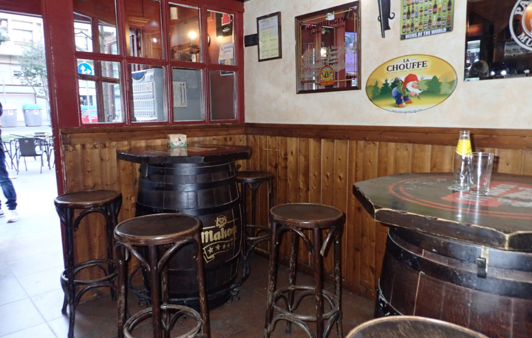 Traspaso - Bar Copas Musical -
Esplugues de Llobregat