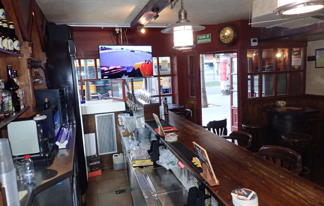 Traspaso - Bar Copas Musical -
Esplugues de Llobregat