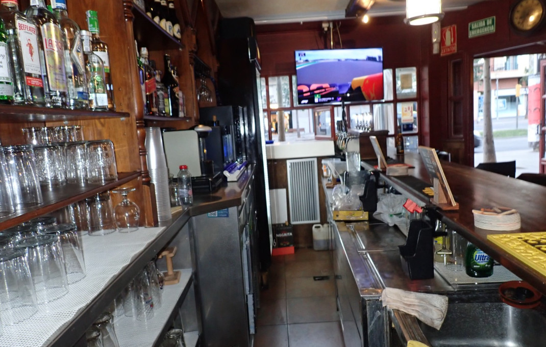 Traspaso - Bar Copas Musical -
Esplugues de Llobregat