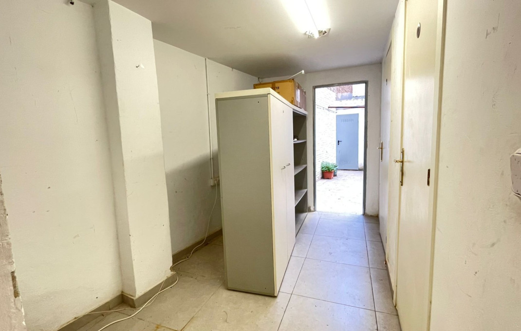 Rental - Local comercial -
Barcelona - Eixample Izquierdo