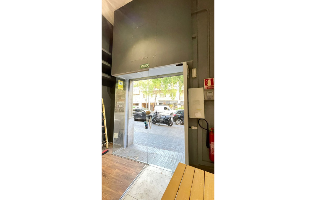 Alquiler - Local comercial -
Barcelona - Eixample Izquierdo