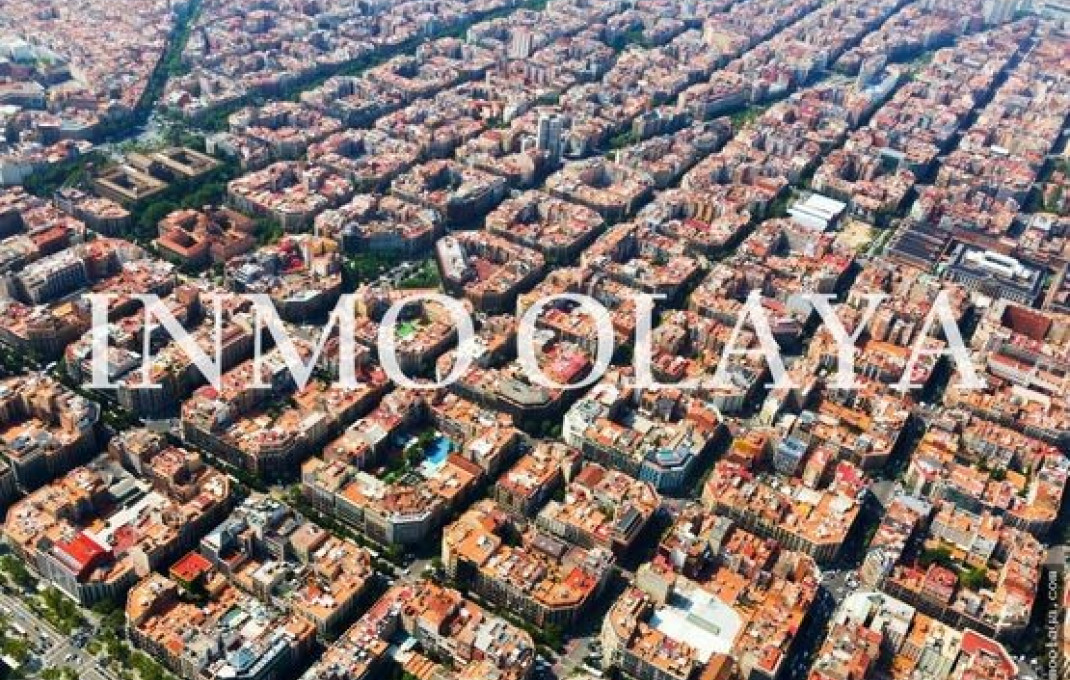 Alquiler - Local comercial -
Barcelona - Eixample