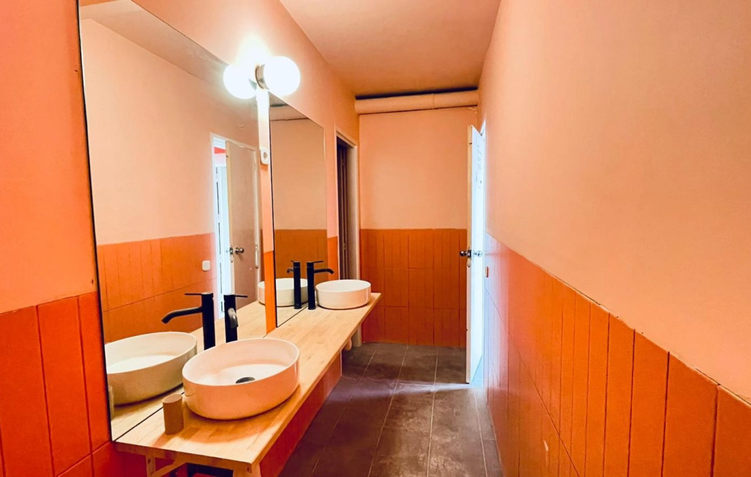 Rental - Local comercial -
Barcelona - Eixample