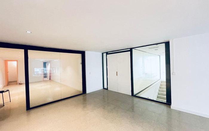Rental - Local comercial -
Barcelona - Eixample