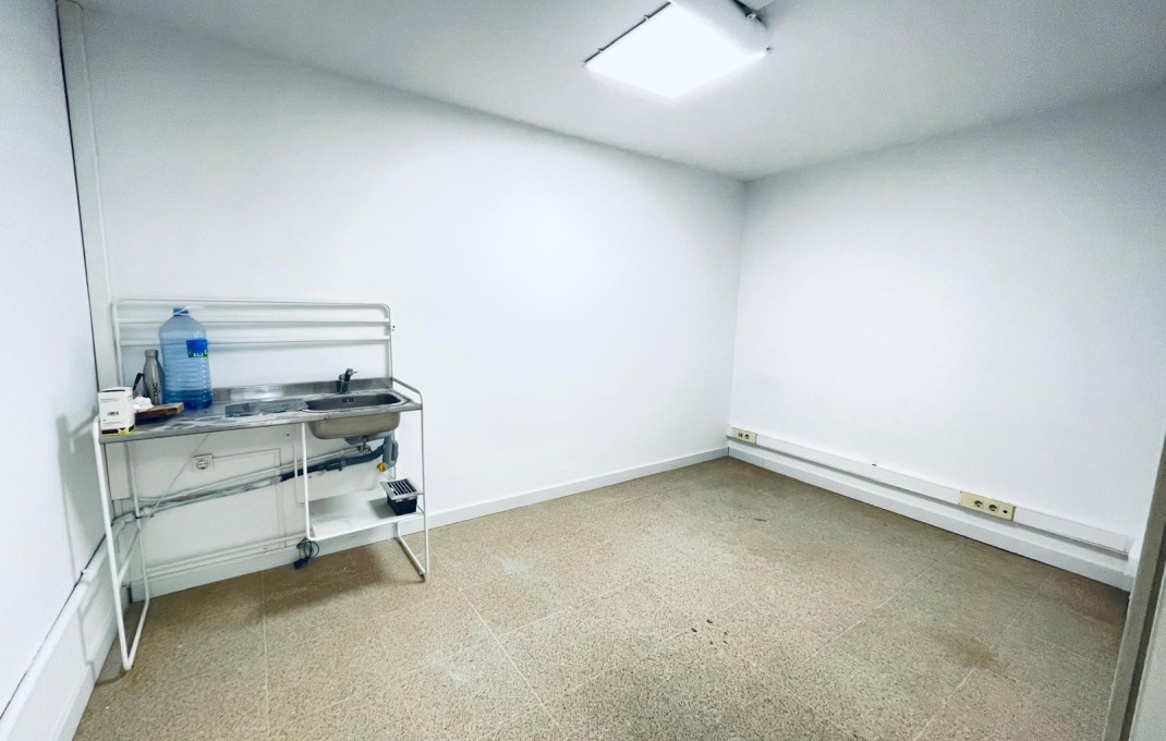 Rental - Local comercial -
Barcelona - Eixample