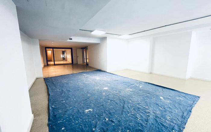 Rental - Local comercial -
Barcelona - Eixample