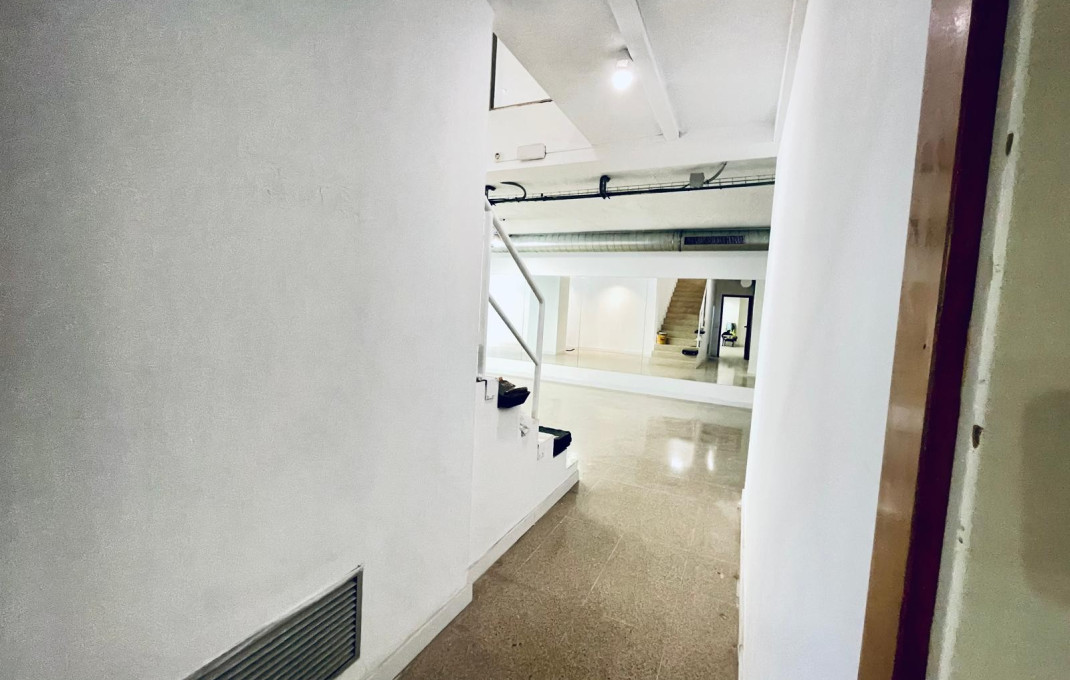 Rental - Local comercial -
Barcelona - Eixample