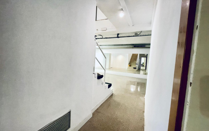 Rental - Local comercial -
Barcelona - Eixample