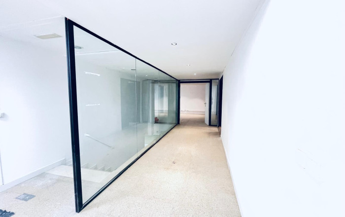Rental - Local comercial -
Barcelona - Eixample