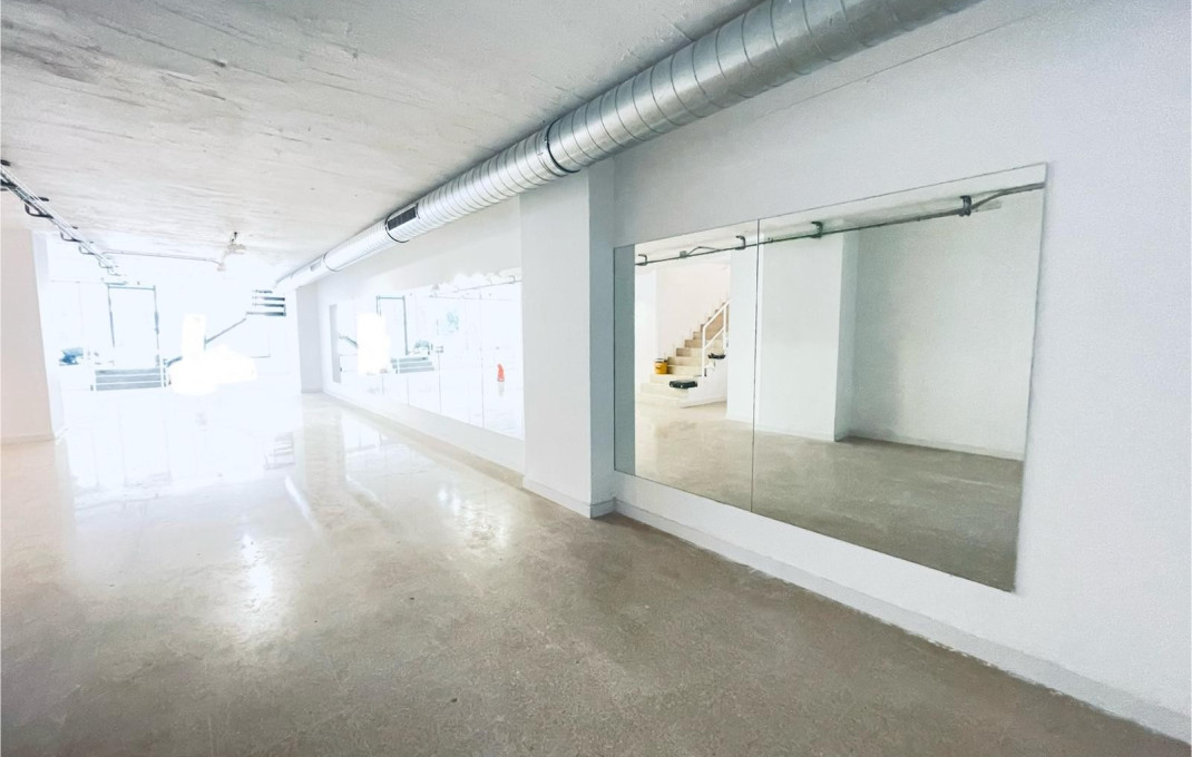 Rental - Local comercial -
Barcelona - Eixample