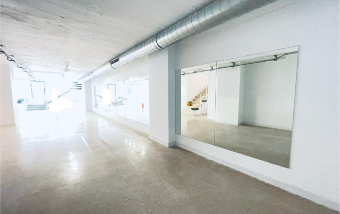 Rental - Local comercial -
Barcelona - Eixample